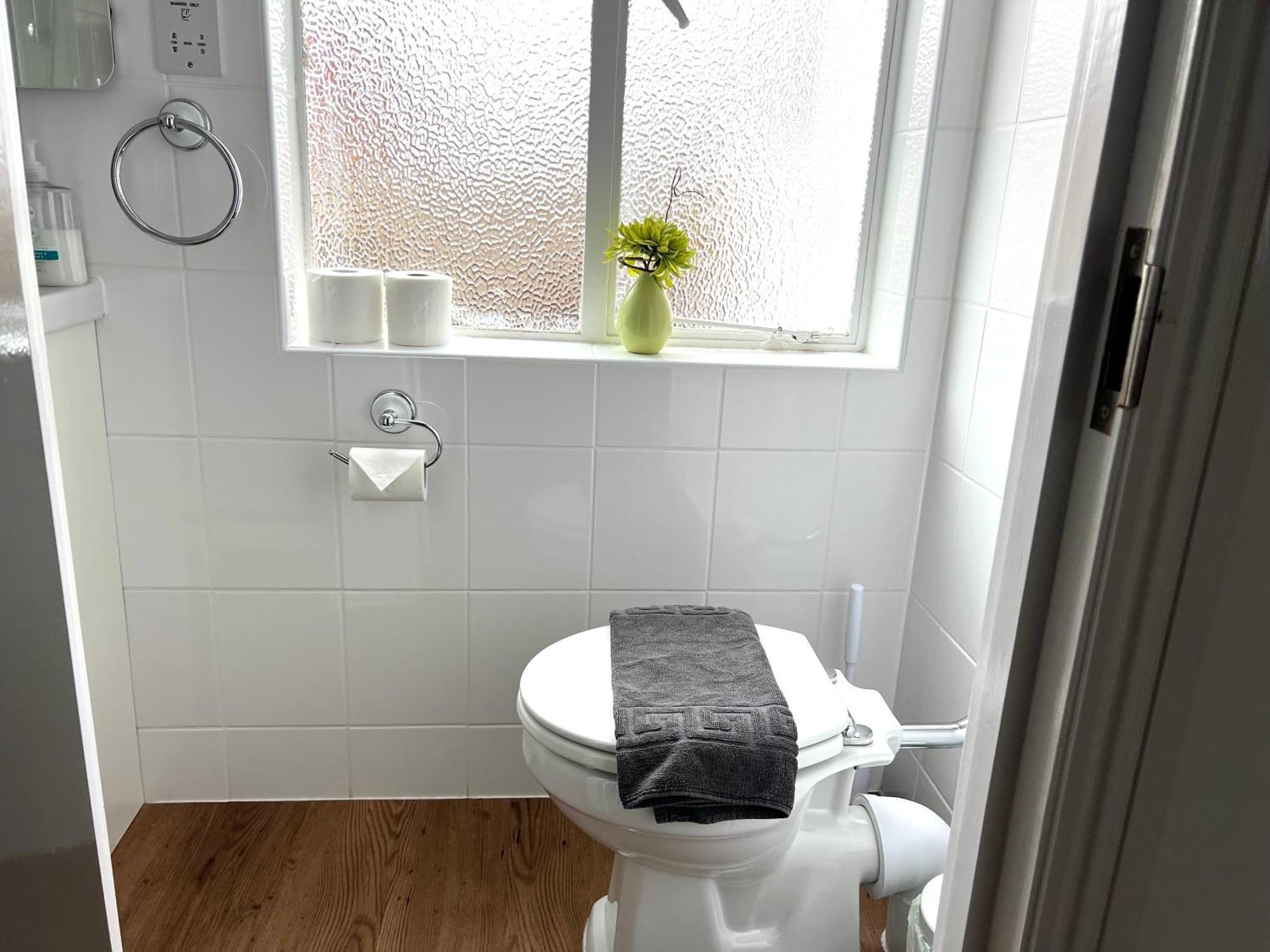 Large Family-Friendly 2Bd Glastonbury Retreat, Sleeps 5 Esterno foto