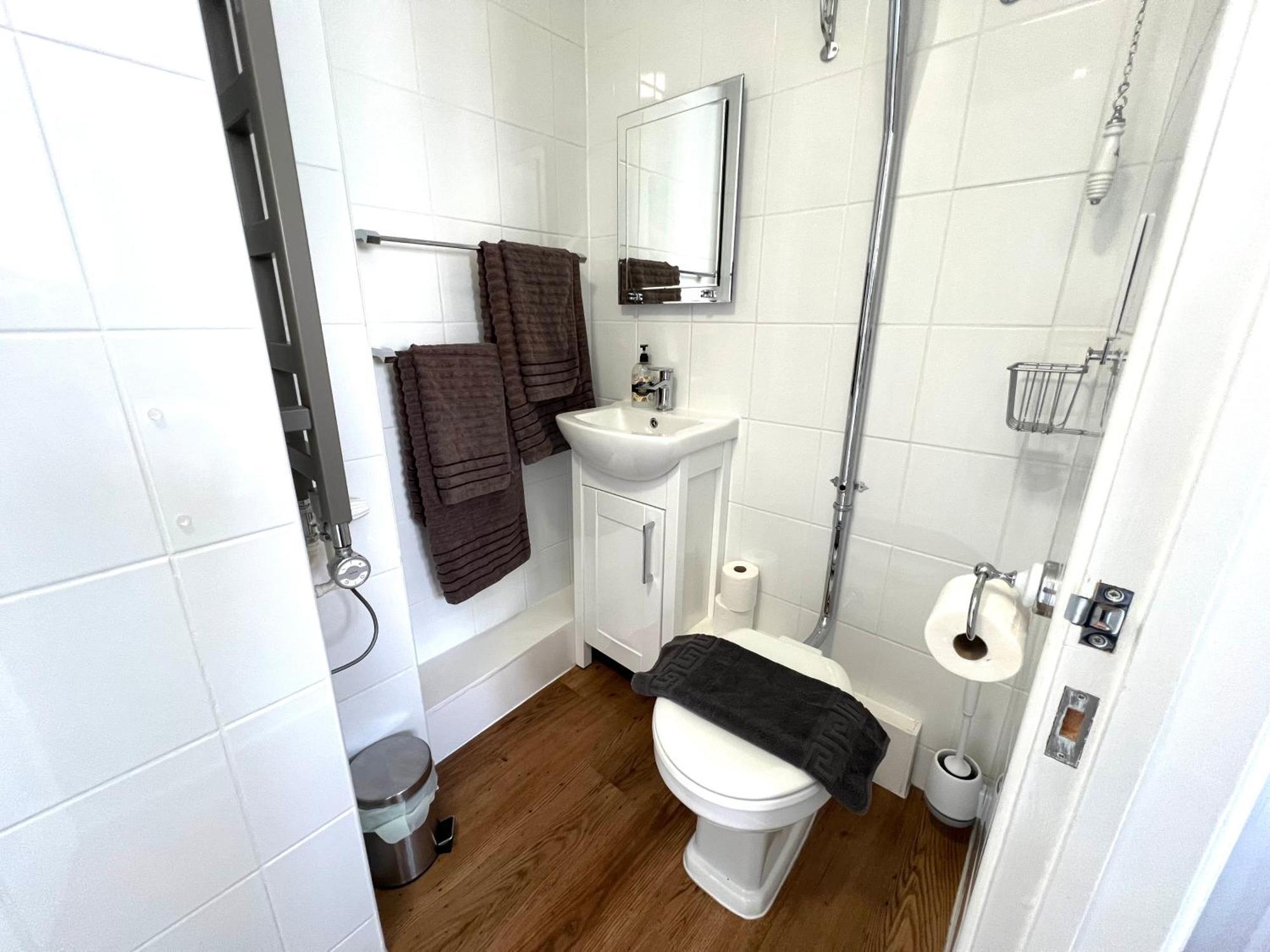 Large Family-Friendly 2Bd Glastonbury Retreat, Sleeps 5 Esterno foto