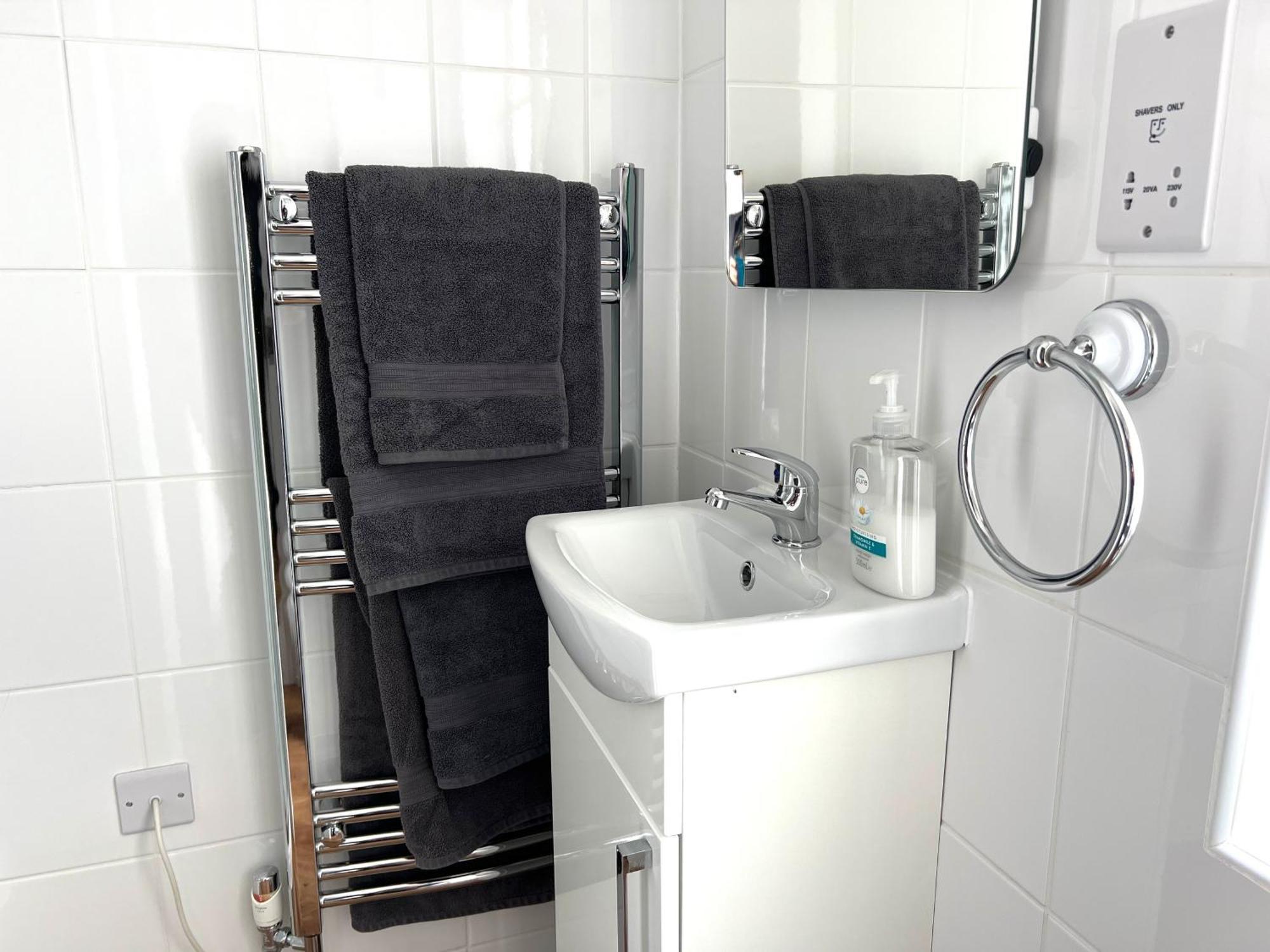 Large Family-Friendly 2Bd Glastonbury Retreat, Sleeps 5 Esterno foto